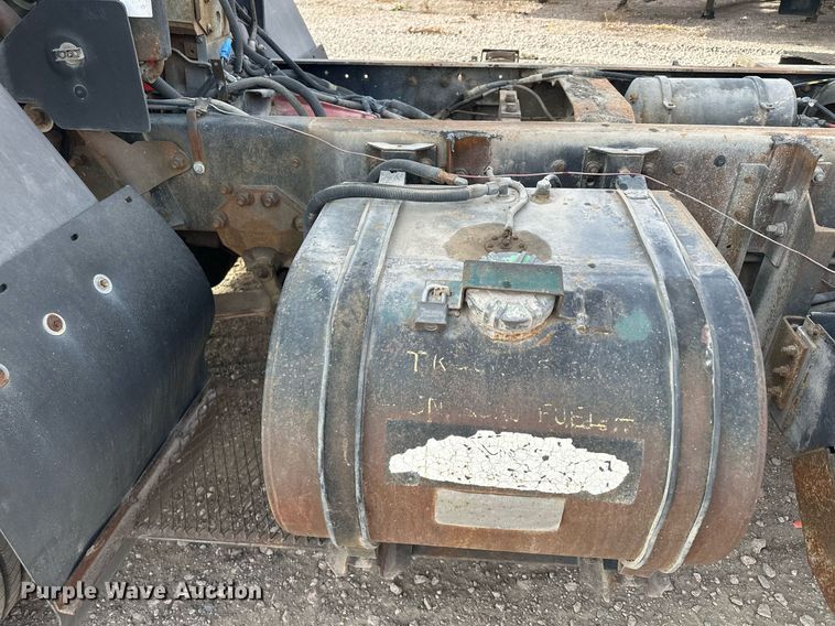 image for item LO9334 1996 Ford CF8000  truck cab and chassis