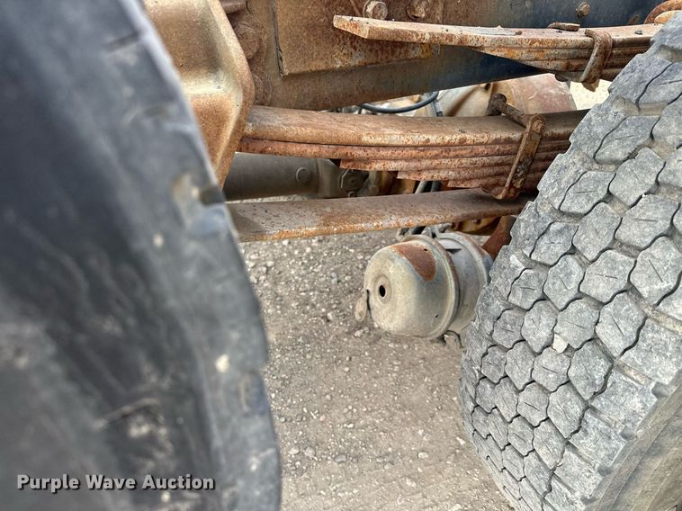 image for item LO9334 1996 Ford CF8000  truck cab and chassis