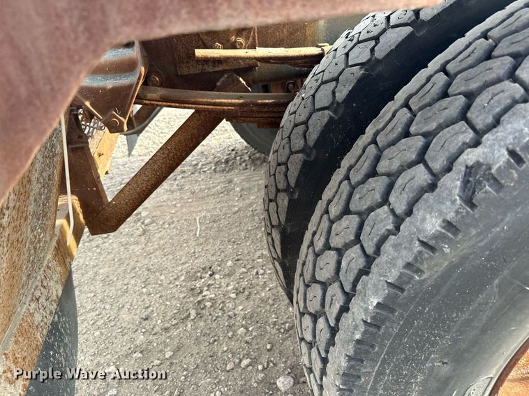 image for item LO9334 1996 Ford CF8000  truck cab and chassis