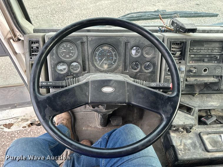 image for item LO9334 1996 Ford CF8000  truck cab and chassis