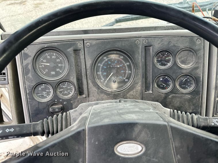 image for item LO9334 1996 Ford CF8000  truck cab and chassis