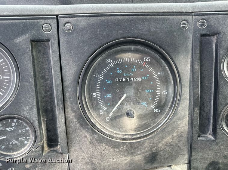 image for item LO9334 1996 Ford CF8000  truck cab and chassis