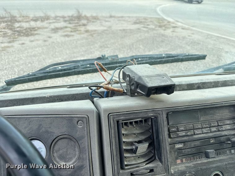 image for item LO9334 1996 Ford CF8000  truck cab and chassis