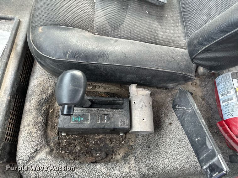 image for item LO9334 1996 Ford CF8000  truck cab and chassis