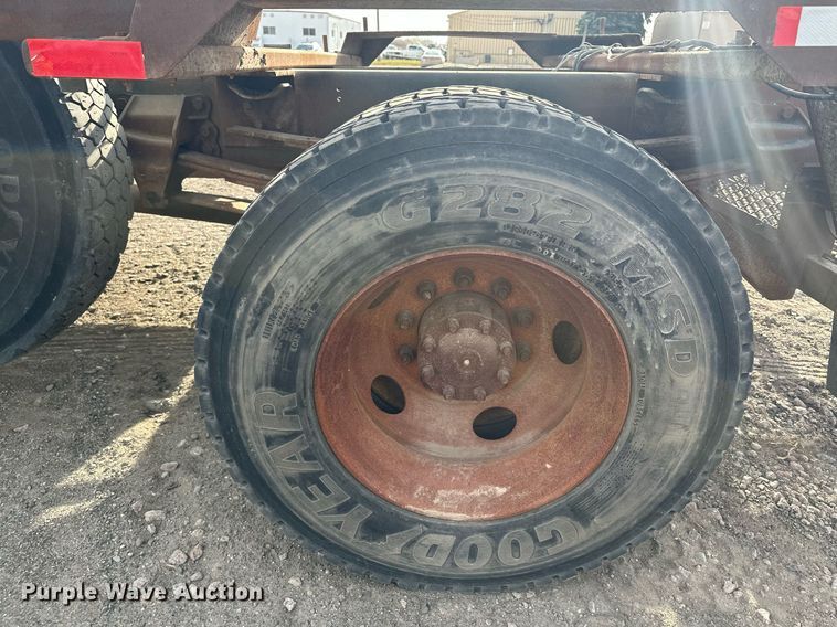 image for item LO9334 1996 Ford CF8000  truck cab and chassis