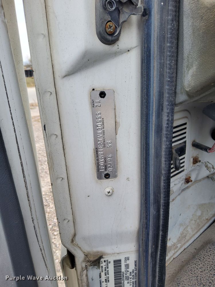 image for item LO9334 1996 Ford CF8000  truck cab and chassis