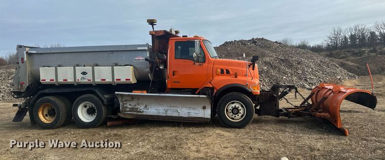 image for item LO9336 2004 Sterling L9500  dump truck