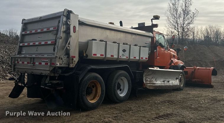 image for item LO9336 2004 Sterling L9500  dump truck