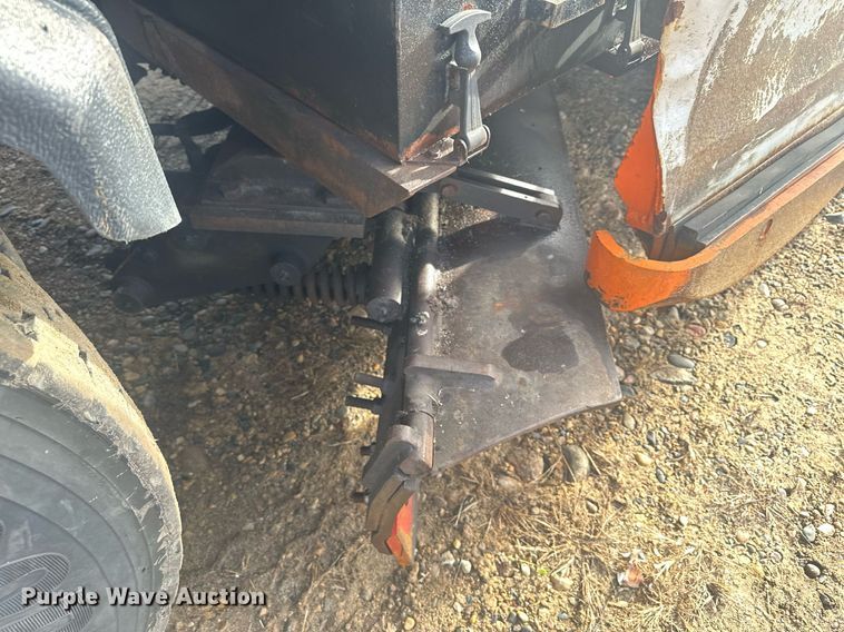 image for item LO9336 2004 Sterling L9500  dump truck