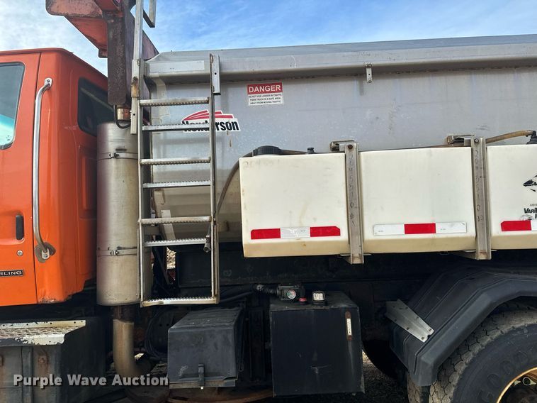 image for item LO9336 2004 Sterling L9500  dump truck