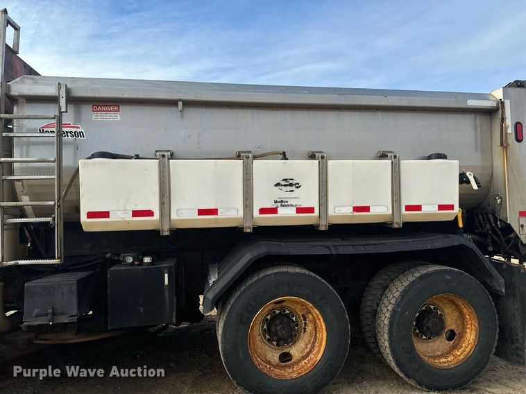 image for item LO9336 2004 Sterling L9500  dump truck