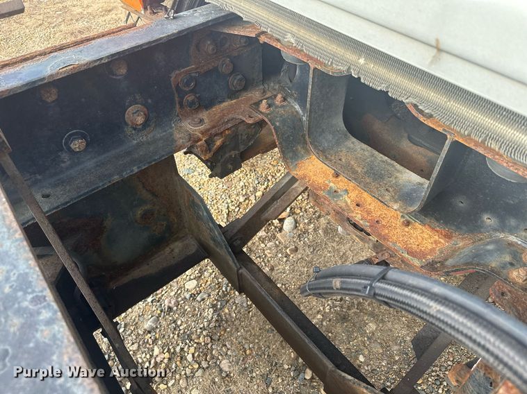 image for item LO9336 2004 Sterling L9500  dump truck