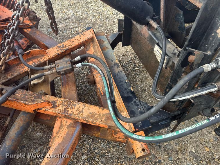 image for item LO9336 2004 Sterling L9500  dump truck