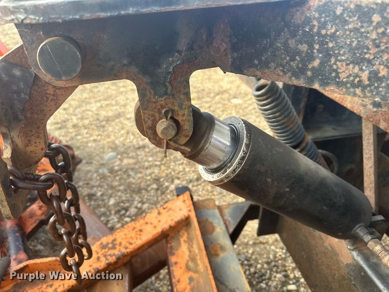 image for item LO9336 2004 Sterling L9500  dump truck