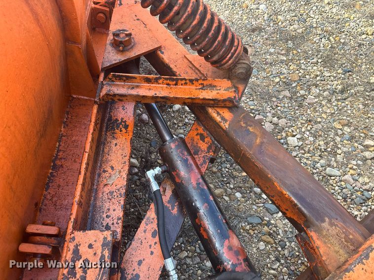 image for item LO9336 2004 Sterling L9500  dump truck