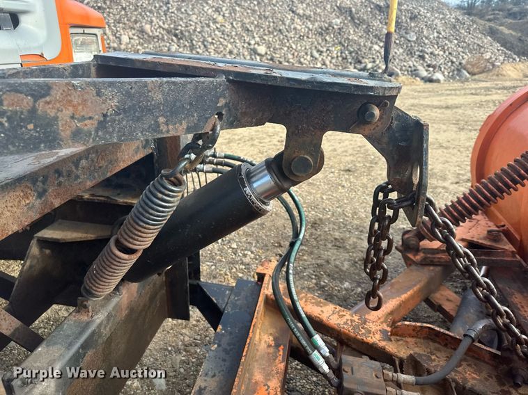 image for item LO9336 2004 Sterling L9500  dump truck