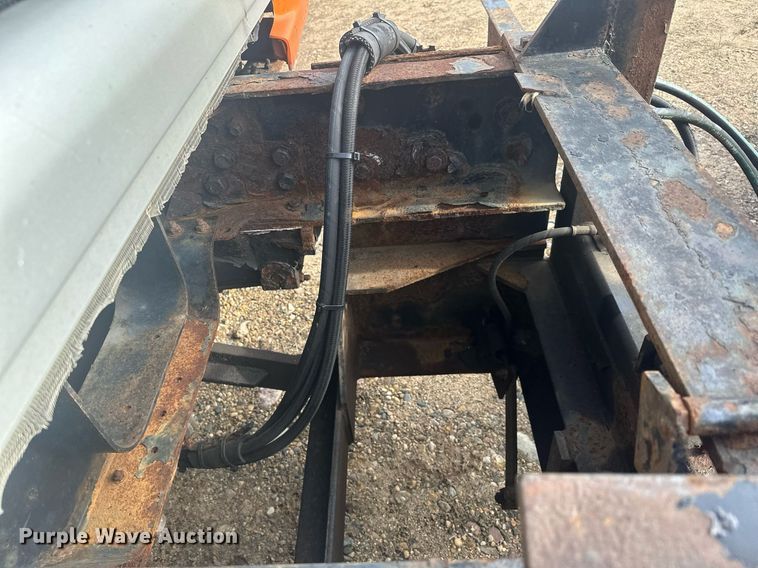 image for item LO9336 2004 Sterling L9500  dump truck