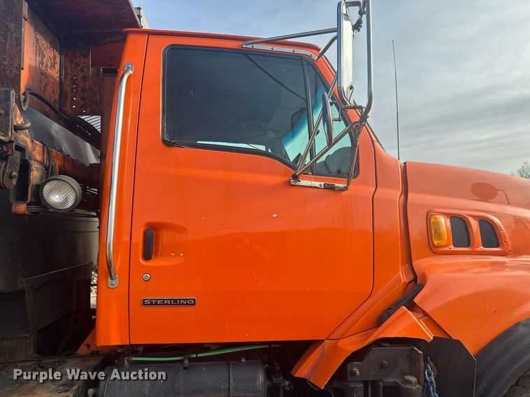 image for item LO9336 2004 Sterling L9500  dump truck