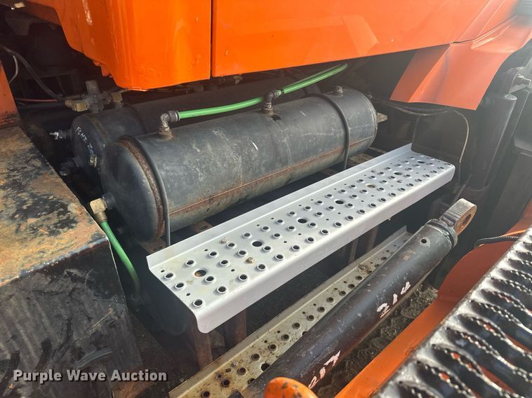 image for item LO9336 2004 Sterling L9500  dump truck