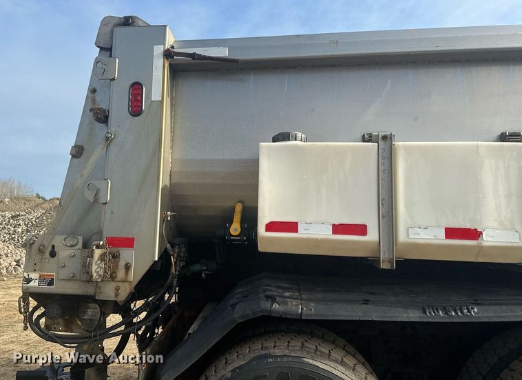 image for item LO9336 2004 Sterling L9500  dump truck