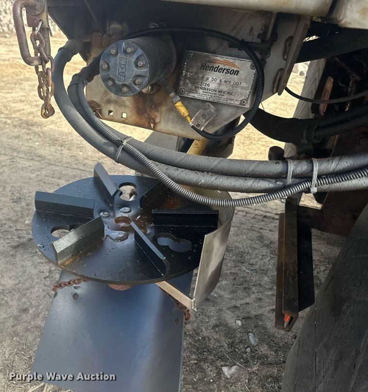 image for item LO9336 2004 Sterling L9500  dump truck