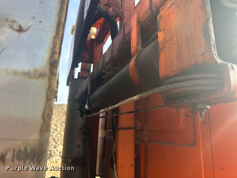 image for item LO9336 2004 Sterling L9500  dump truck