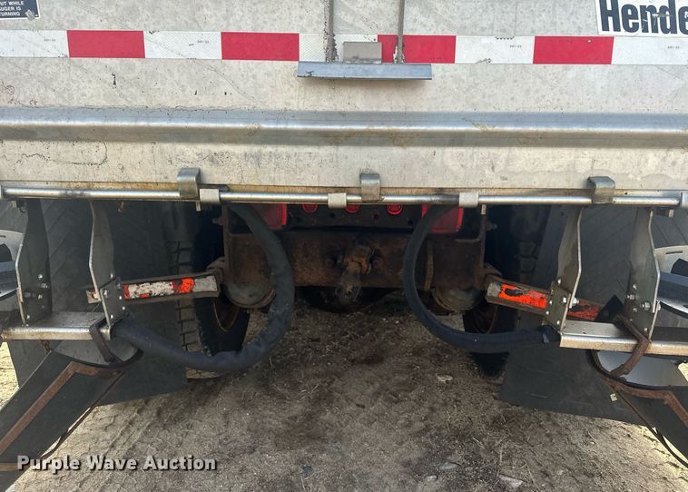 image for item LO9336 2004 Sterling L9500  dump truck