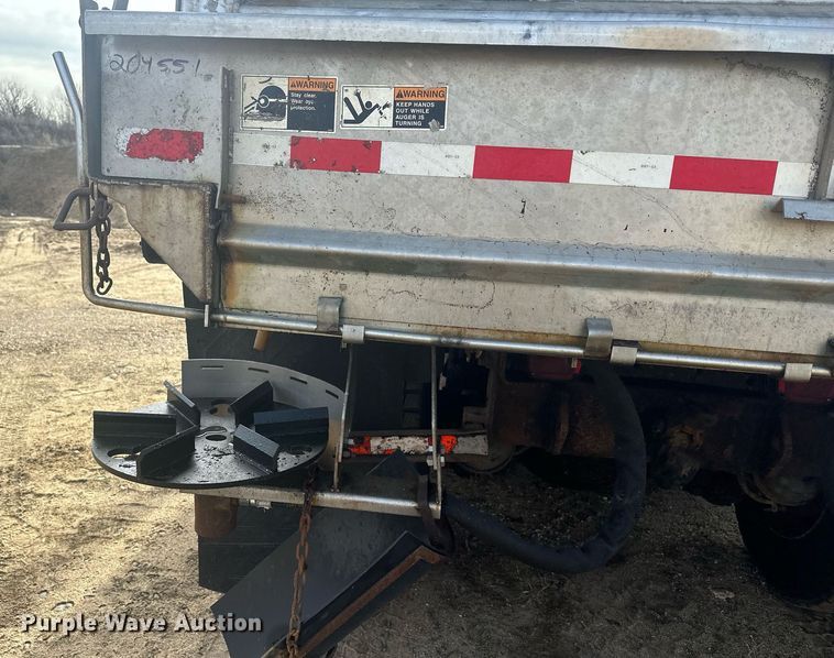 image for item LO9336 2004 Sterling L9500  dump truck