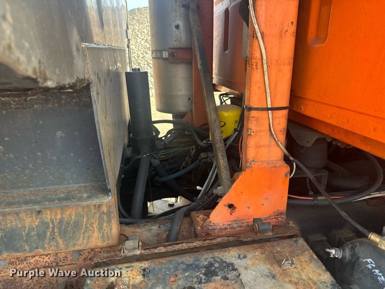 image for item LO9336 2004 Sterling L9500  dump truck