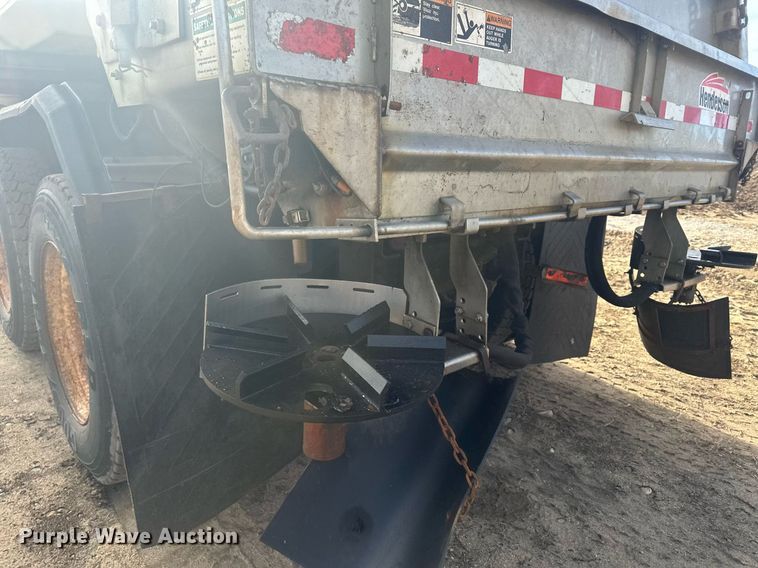 image for item LO9336 2004 Sterling L9500  dump truck