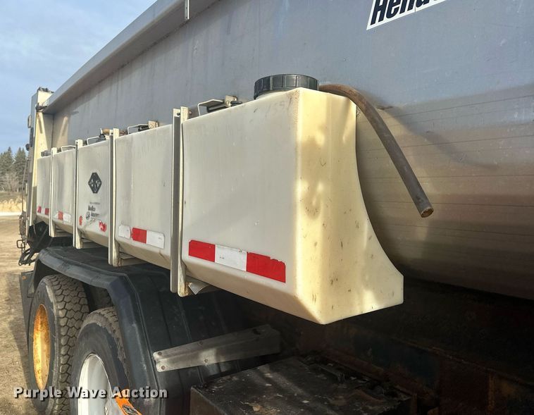 image for item LO9336 2004 Sterling L9500  dump truck