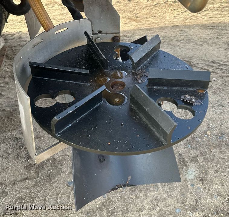 image for item LO9336 2004 Sterling L9500  dump truck