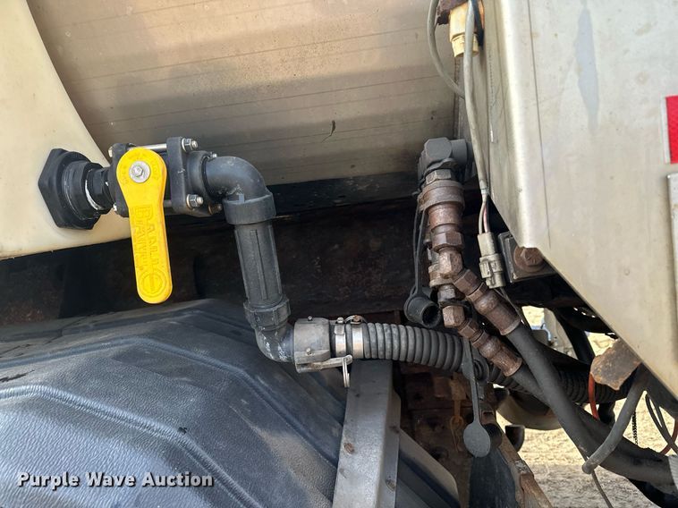 image for item LO9336 2004 Sterling L9500  dump truck