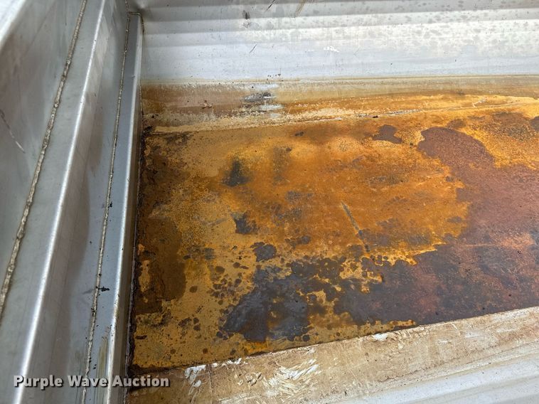 image for item LO9336 2004 Sterling L9500  dump truck