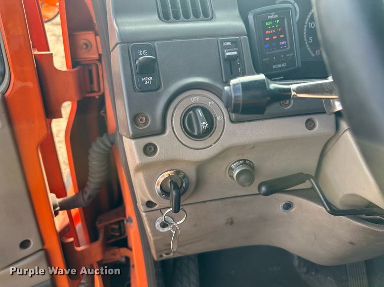 image for item LO9336 2004 Sterling L9500  dump truck