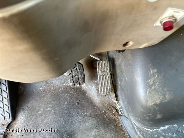 image for item LO9336 2004 Sterling L9500  dump truck