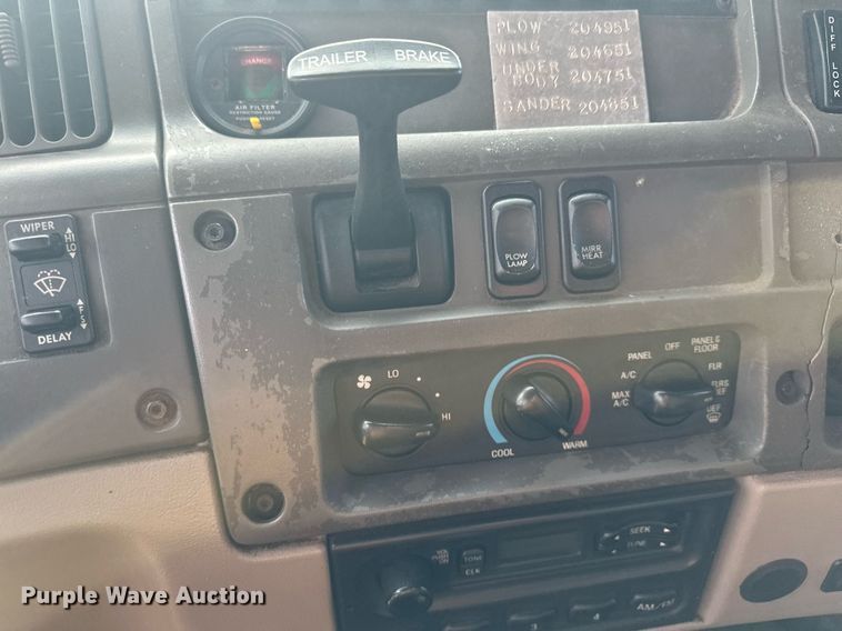 image for item LO9336 2004 Sterling L9500  dump truck