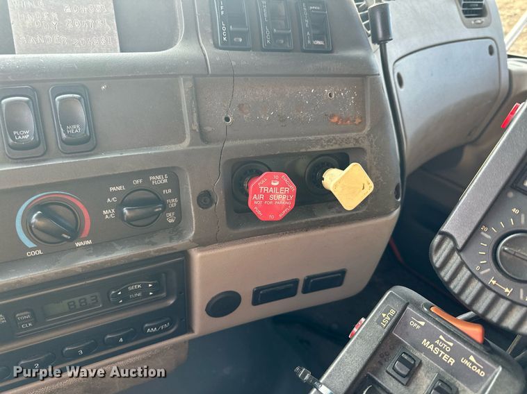 image for item LO9336 2004 Sterling L9500  dump truck