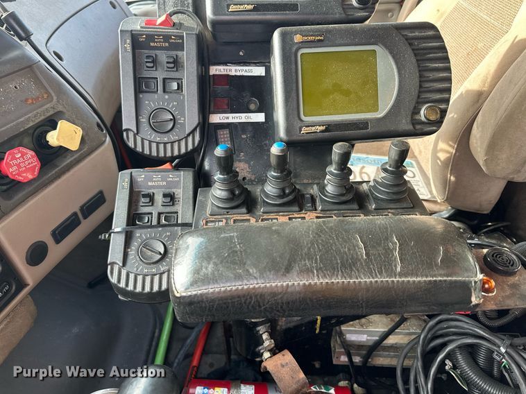 image for item LO9336 2004 Sterling L9500  dump truck