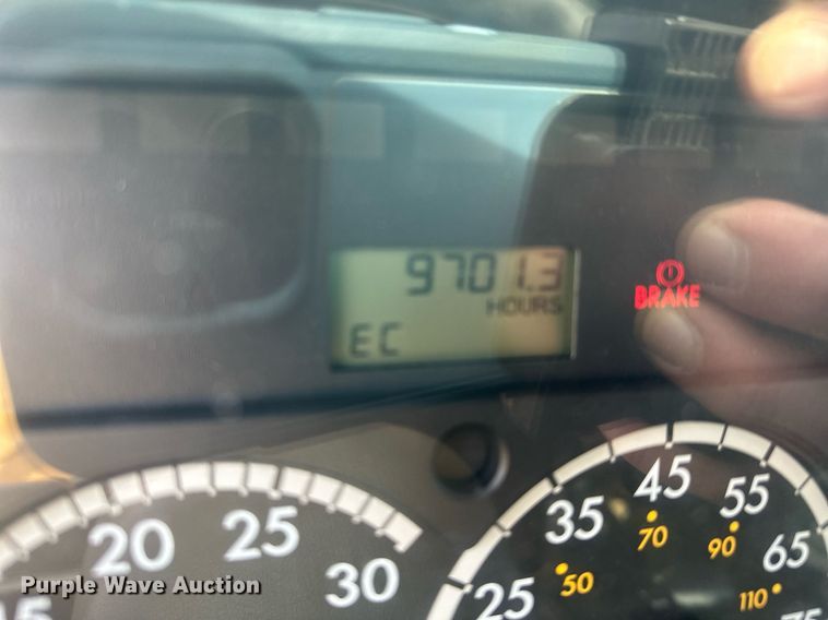 image for item LO9336 2004 Sterling L9500  dump truck