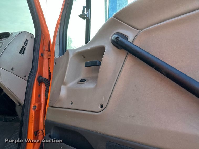 image for item LO9336 2004 Sterling L9500  dump truck