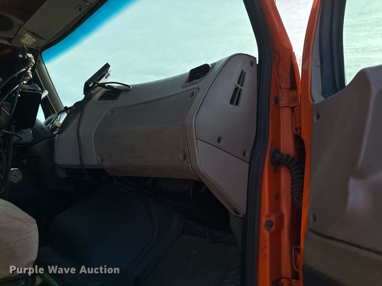 image for item LO9336 2004 Sterling L9500  dump truck