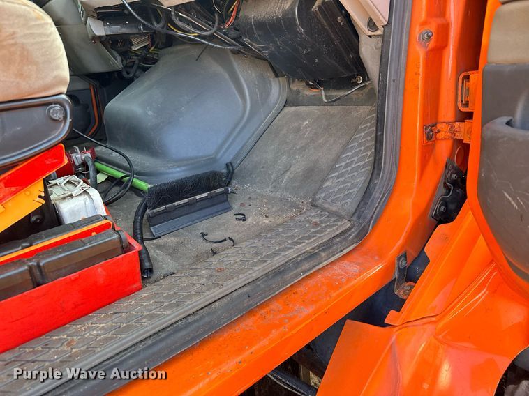 image for item LO9336 2004 Sterling L9500  dump truck