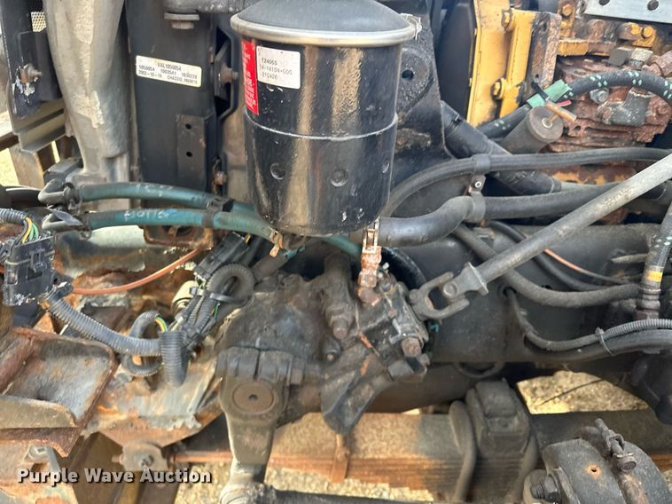 image for item LO9336 2004 Sterling L9500  dump truck