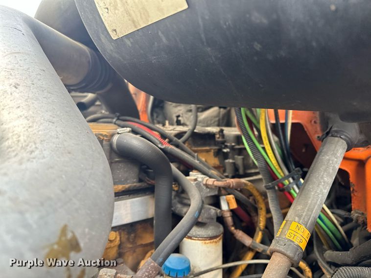 image for item LO9336 2004 Sterling L9500  dump truck