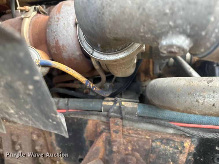 image for item LO9336 2004 Sterling L9500  dump truck