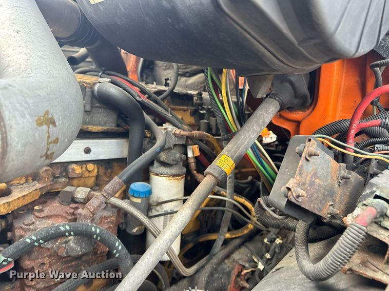 image for item LO9336 2004 Sterling L9500  dump truck