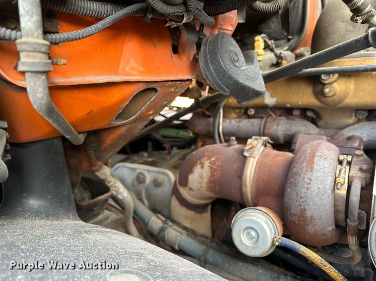 image for item LO9336 2004 Sterling L9500  dump truck