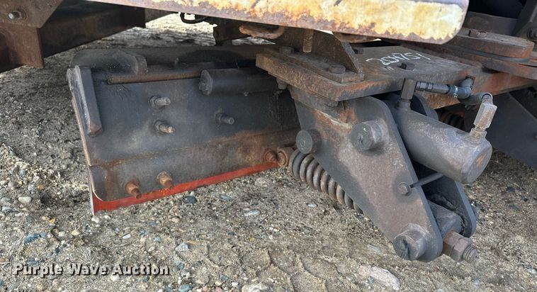 image for item LO9336 2004 Sterling L9500  dump truck