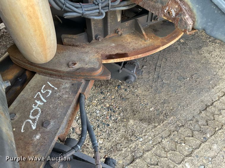 image for item LO9336 2004 Sterling L9500  dump truck